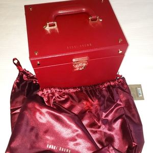 NWT Limited Edition, Goegeous Bobbie Brown Luxury Trunk with mirror.